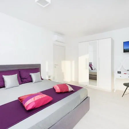 Mila Tatil Evi Debeljak