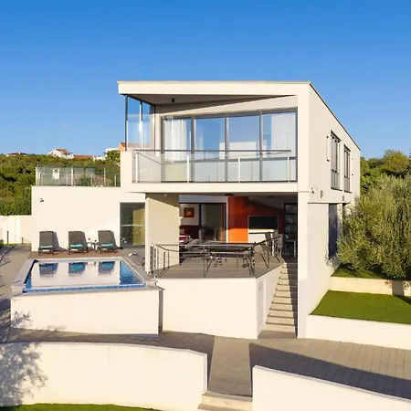 Mila * Debeljak